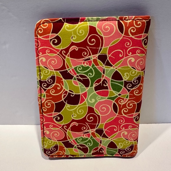 Iota Chic eReader Case. New. - Picture 2 of 3